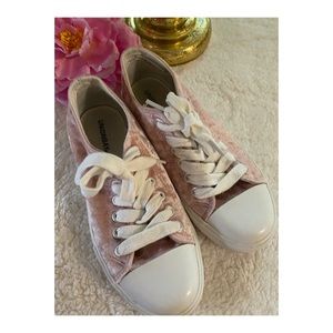 §UNIONBAY size 4 velvet pink sneakers